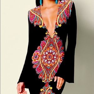Printed V-neck dress by Venus in size XS